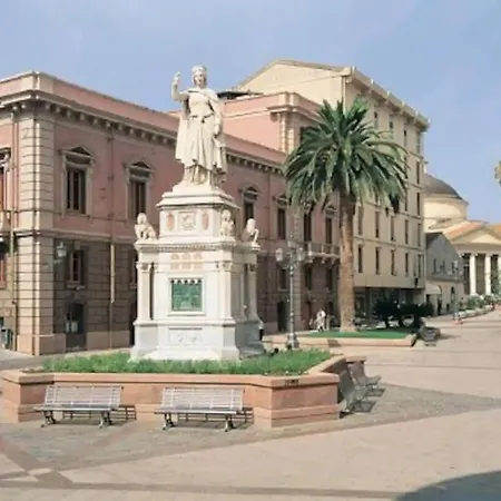 Il Sole Di Cabras-modern In The Heart Of Town 아파트