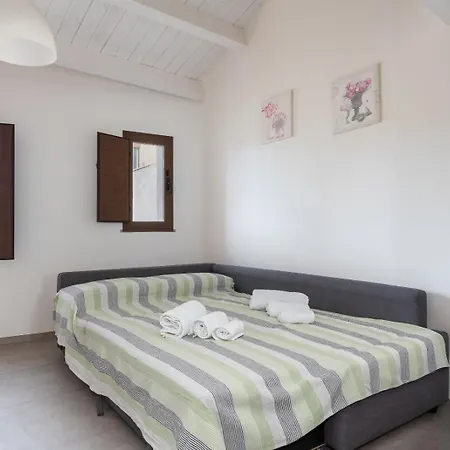 Il Sole Di Cabras-modern In The Heart Of Town 아파트 *